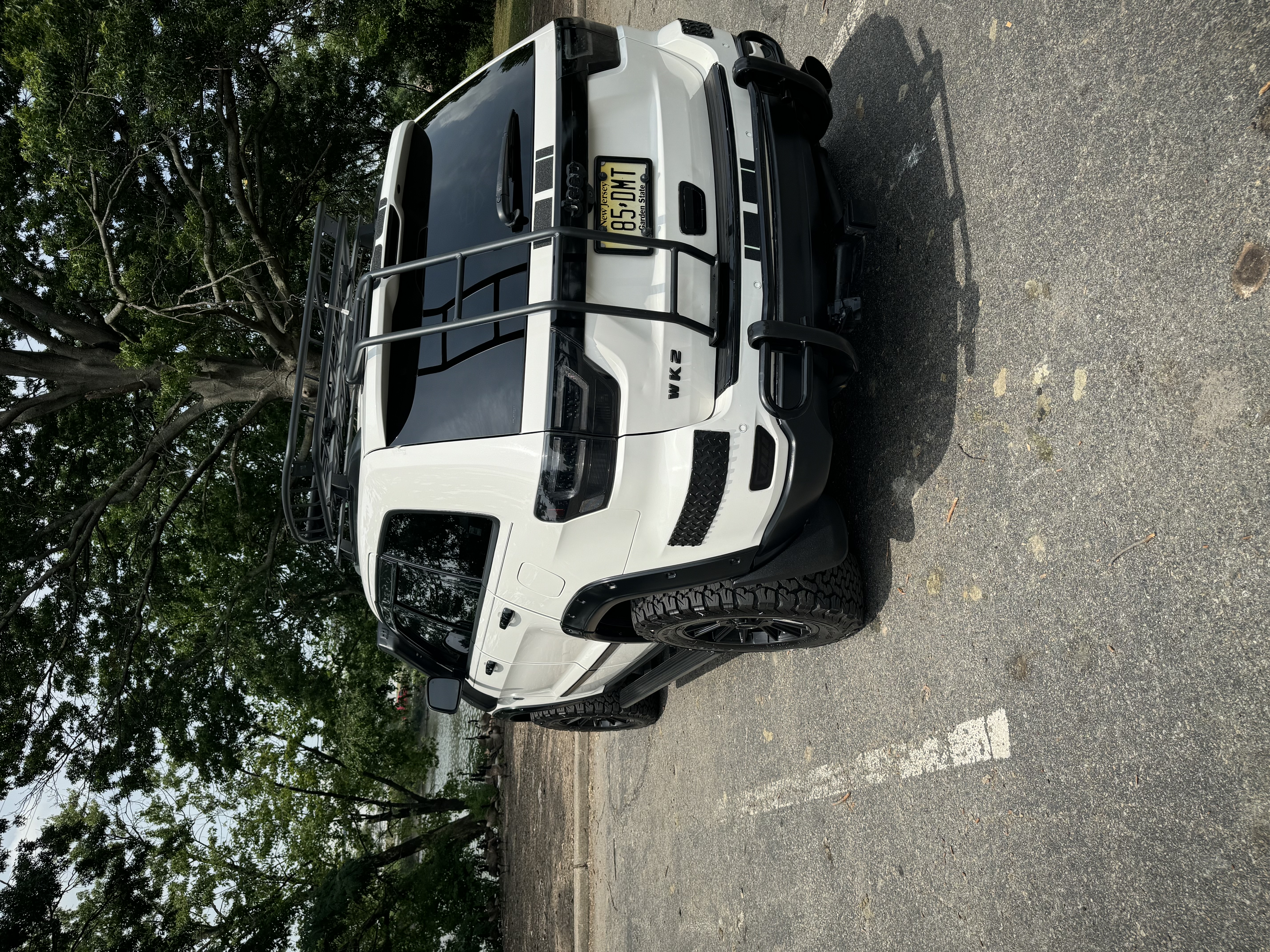 Used 2012 Jeep Grand Cherokee Laredo AWD/4WD image 10