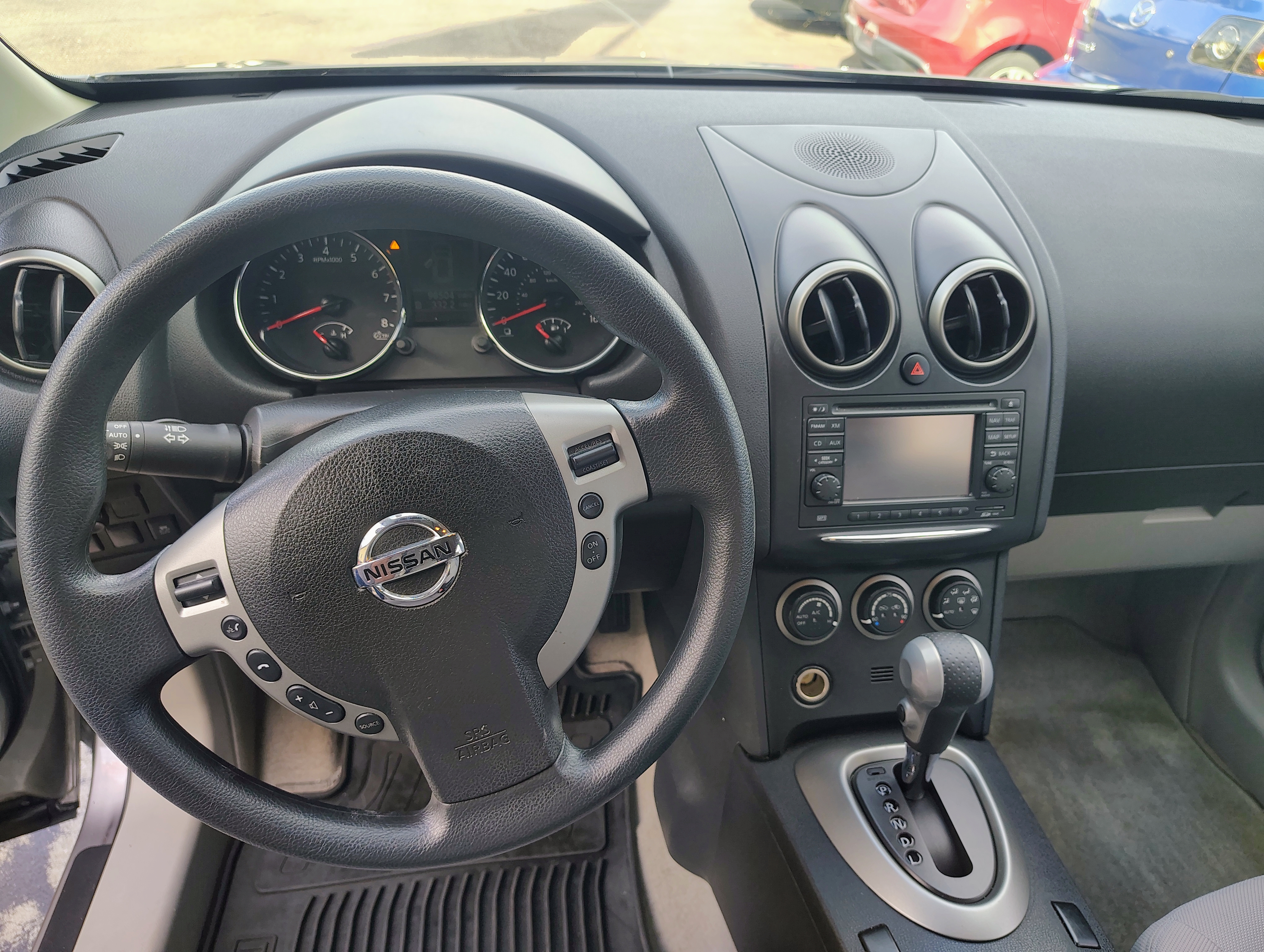Used 2012 Nissan Rogue SV w/ Premium Pkg FWD image 3
