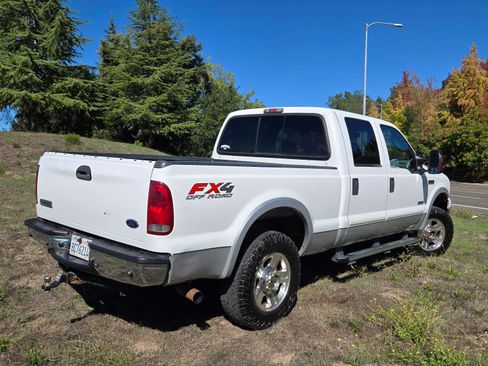 Used 2006 Ford F250 Lariat image 5