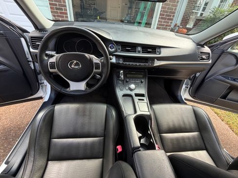 Used 2013 Lexus CT 200h FWD image 11