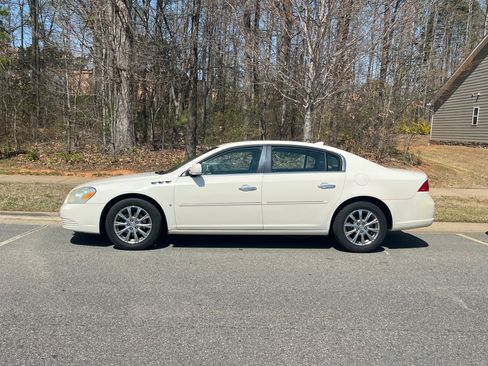 Used 2009 Buick Lucerne CXL image 1