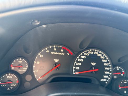 Used 1998 Chevrolet Corvette Coupe w/ Roof Pkg image 16