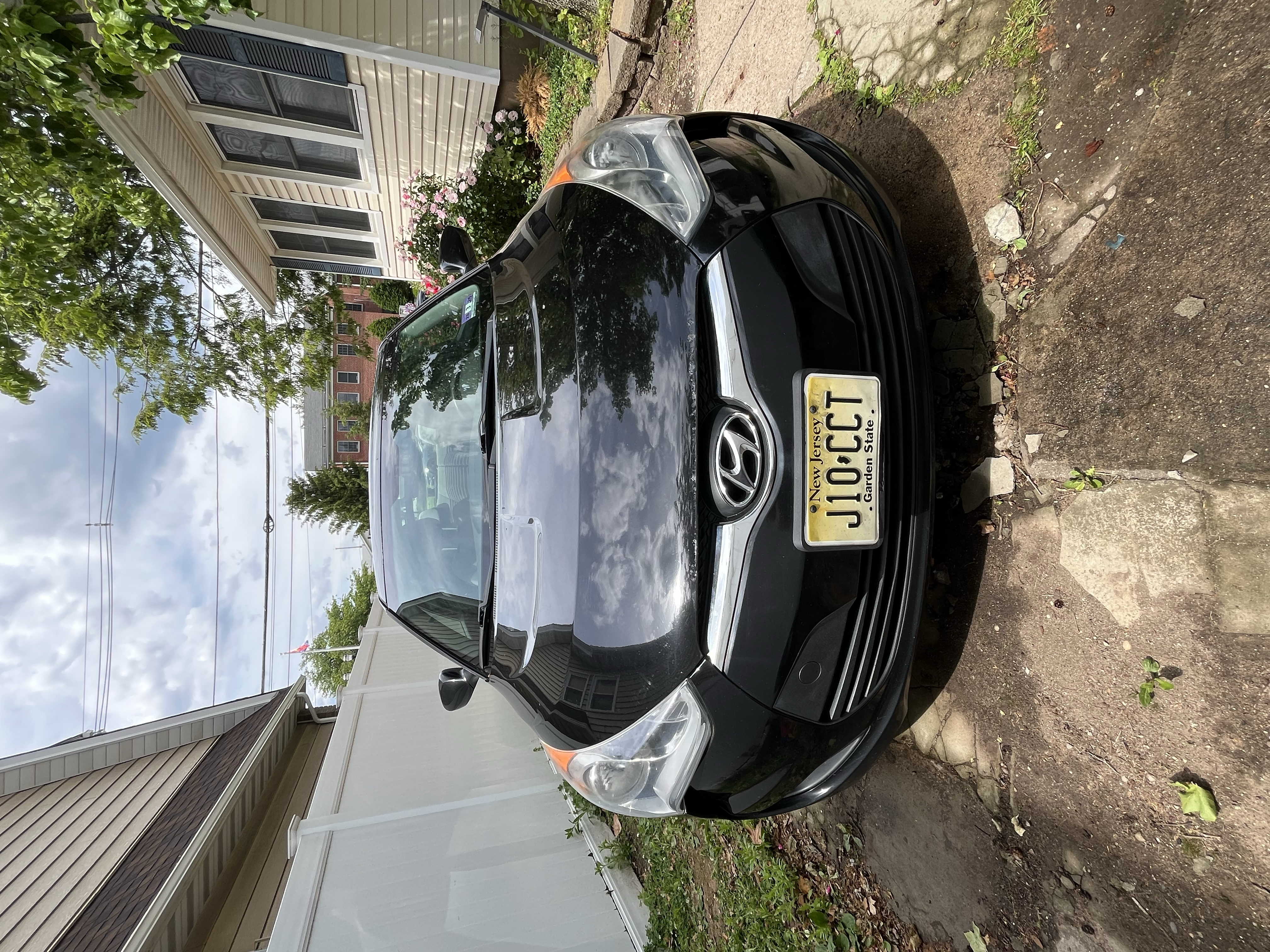 Used 2013 Hyundai Veloster FWD image 1