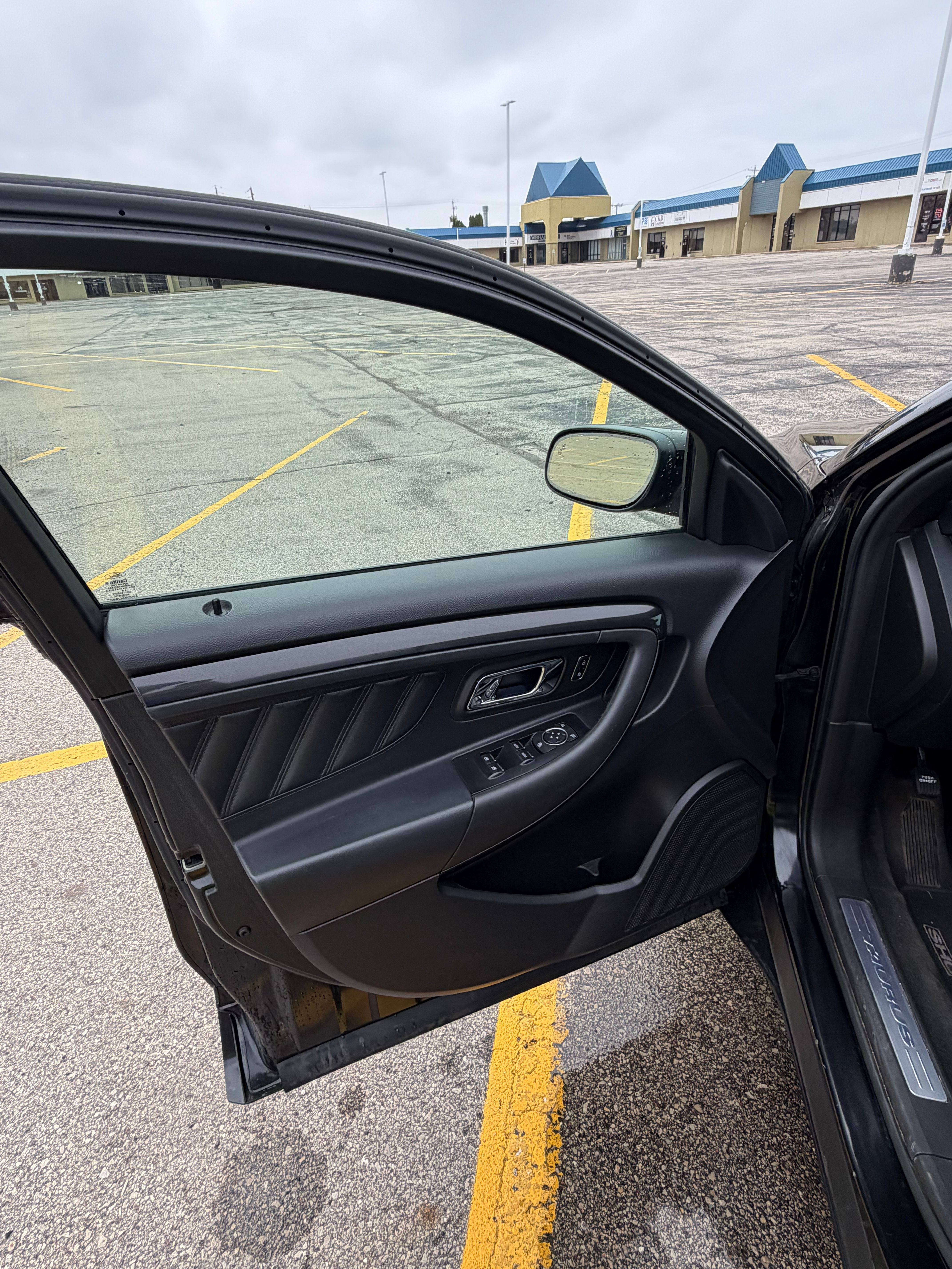 Used 2015 Ford Taurus SHO w/ Equipment Group 401A AWD/4WD image 18