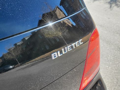 Used 2015 Mercedes-Benz GLK 250 BlueTEC 4MATIC image 6