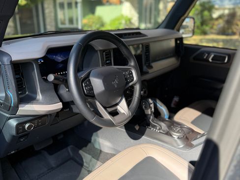 Used 2024 Ford Bronco Wildtrak image 6