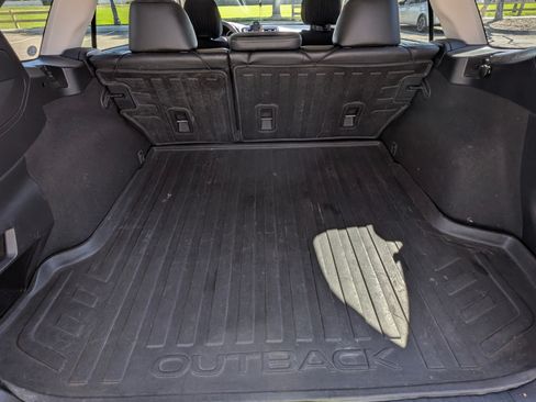 Used 2015 Subaru Outback 2.5i Limited image 4