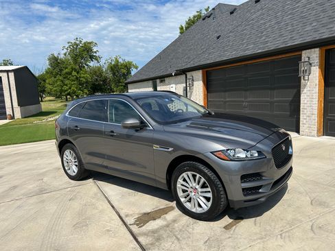 Used 2017 Jaguar F-PACE Prestige AWD/4WD image 1