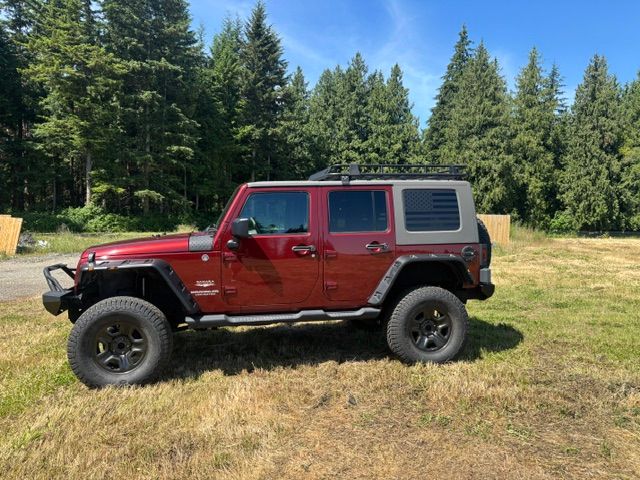 Used 2010 Jeep Wrangler Unlimited Sahara w/ Dual Top Group AWD/4WD image 5