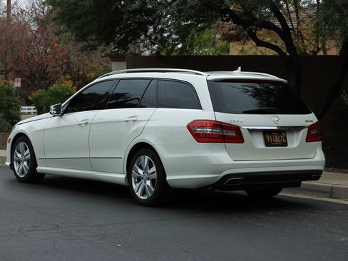 Used 2011 Mercedes-Benz E 350 4MATIC Wagon image 5