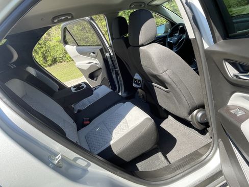 Used 2022 Chevrolet Equinox LS image 27