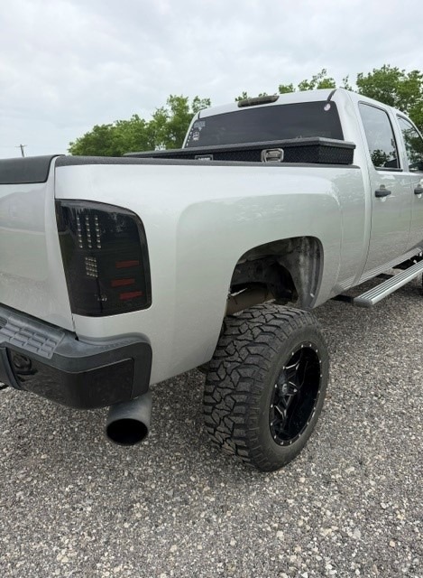 Used 2011 Chevrolet Silverado 2500 LT AWD/4WD image 11