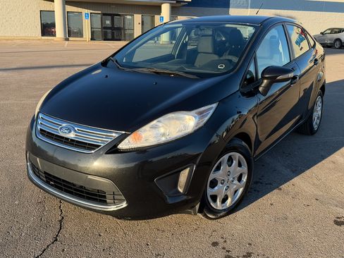 Used 2013 Ford Fiesta SE w/ Super Fuel Economy Pkg image 5