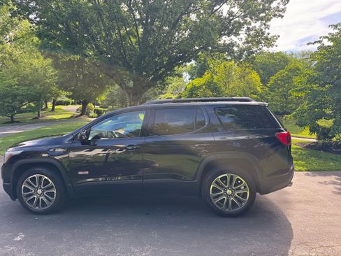 Used 2017 GMC Acadia SLT AWD/4WD image 12