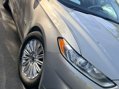 Used 2015 Ford Fusion Energi SE image 5