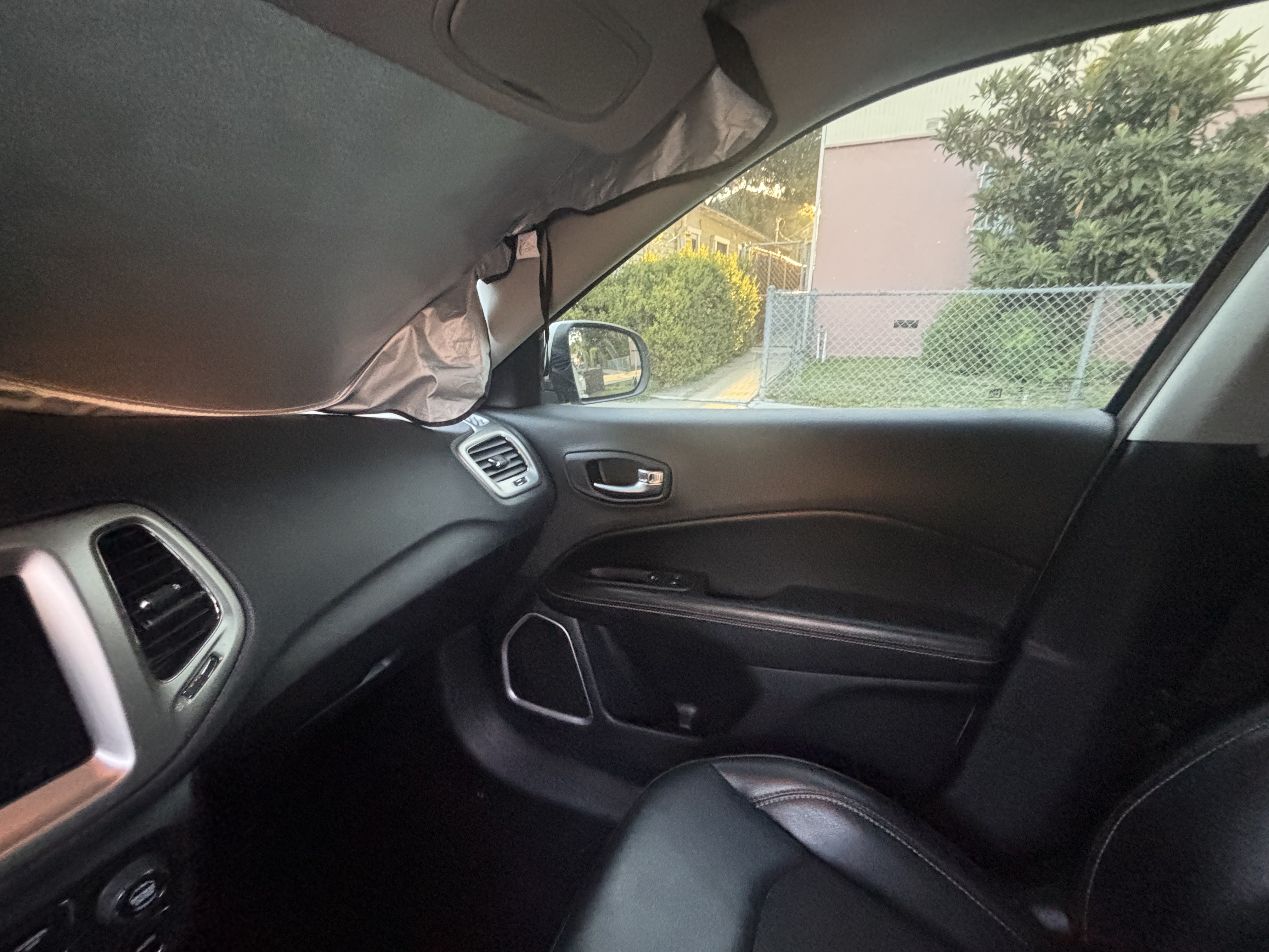 Used 2018 Jeep Compass Latitude w/ Popular Equipment Group FWD image 14