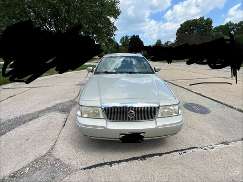 Used 2004 Mercury Grand Marquis LS RWD image 2