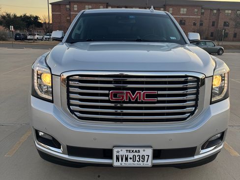 Used 2018 GMC Yukon SLT w/ Premium Edition image 2