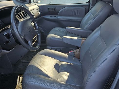 Used 2002 Toyota Sienna XLE FWD image 11