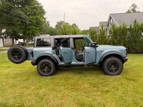 Used 2021 Ford Bronco First Edition AWD/4WD image 6