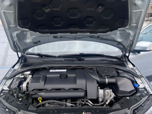 Used 2013 Volvo XC70 T6 Premier Plus AWD/4WD image 14