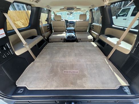 Used 2019 Toyota Sequoia Platinum image 25