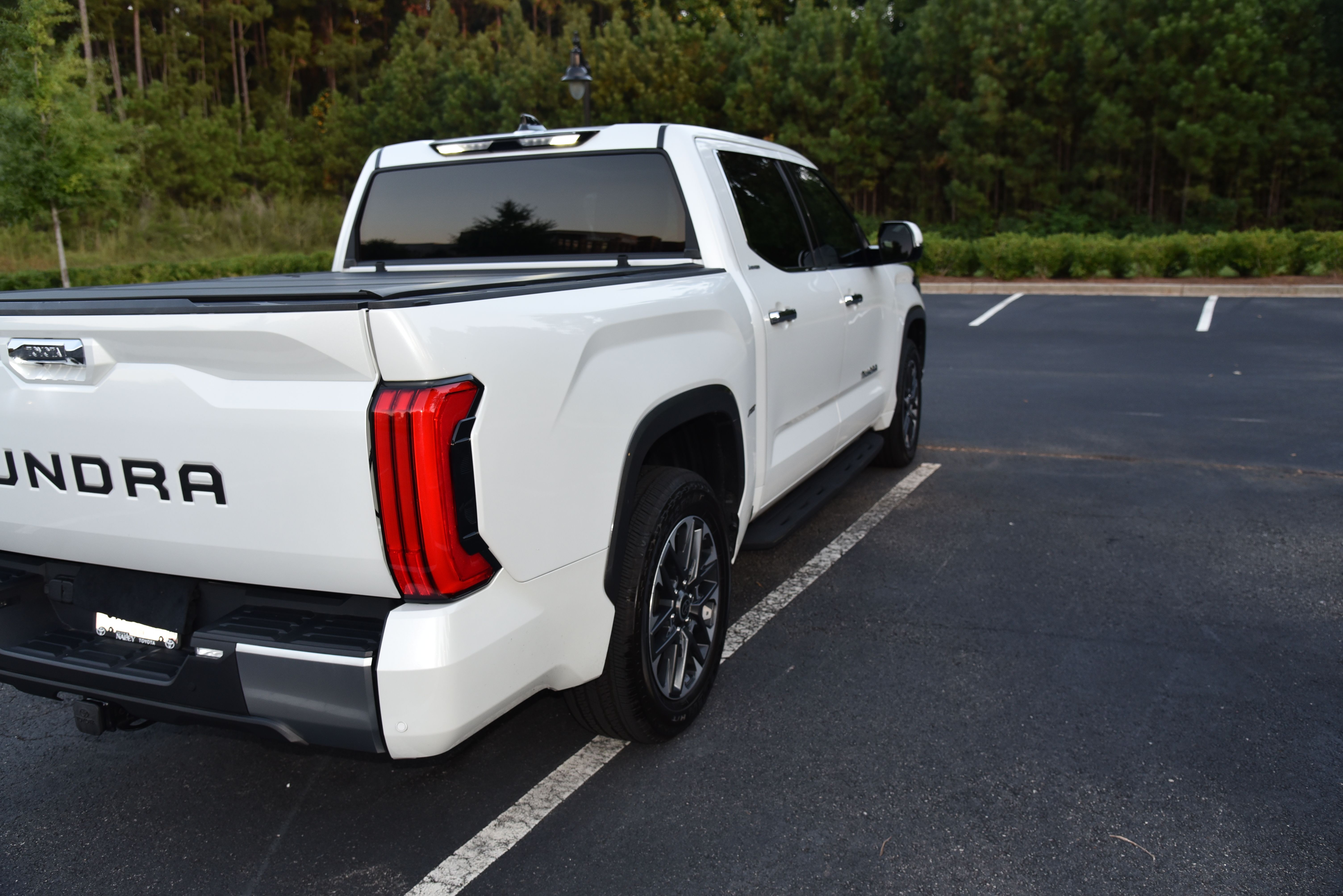 Used 2023 Toyota Tundra Limited w/ Power Package RWD image 5
