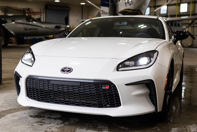 Used 2025 Toyota GR86 Premium w/ ALL Weather Mat Package (TMS) RWD image 6