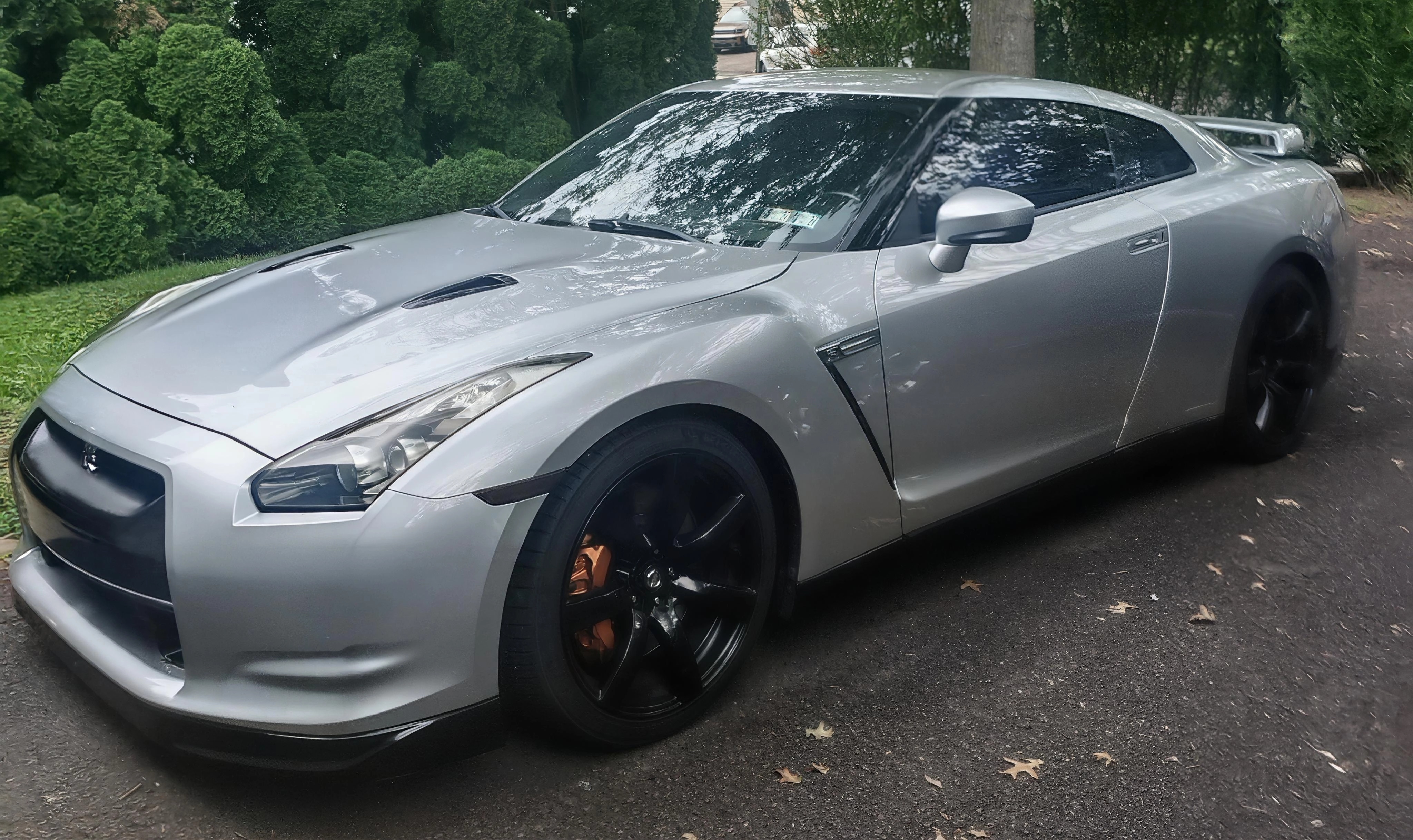 Used 2010 Nissan GT-R Premium AWD/4WD image 12
