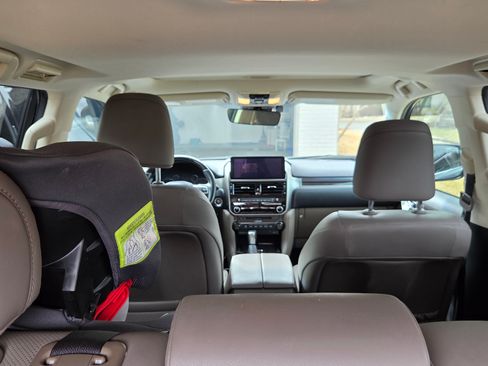 Used 2022 Lexus GX 460 Premium w/ Premium Package image 10