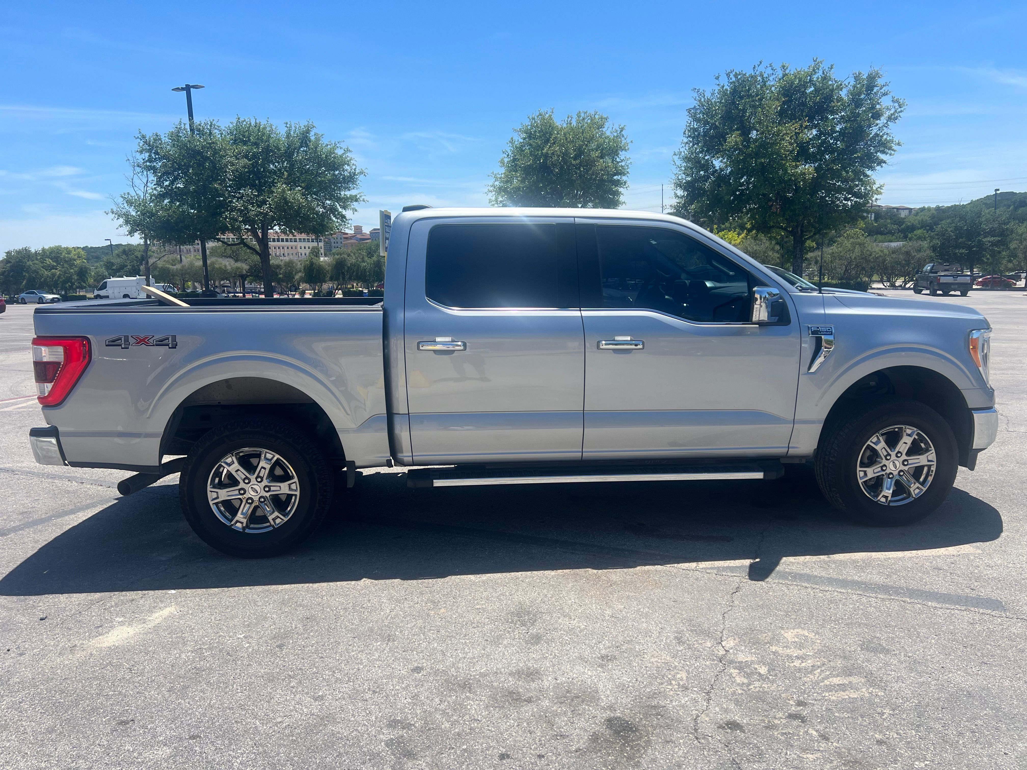 Used 2021 Ford F150 Lariat AWD/4WD image 2