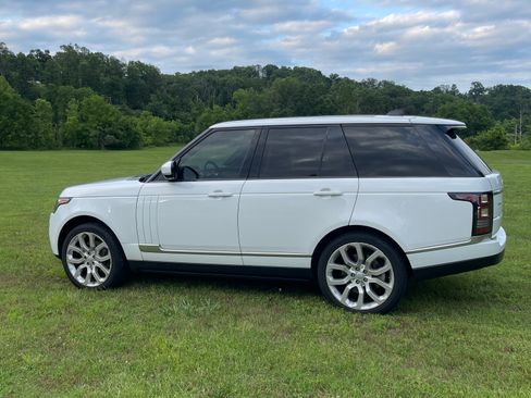 Used 2017 Land Rover Range Rover HSE image 18