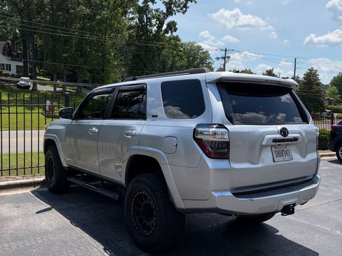 Used 2015 Toyota 4Runner SR5 RWD image 4