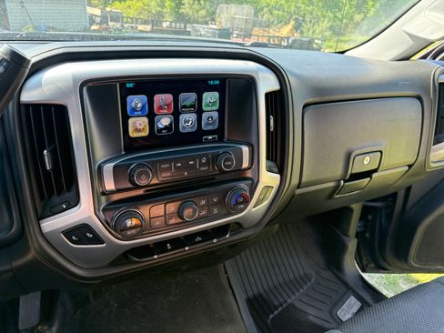 Used 2017 GMC Sierra 1500 SLE w/ SLE Value Package AWD/4WD image 8