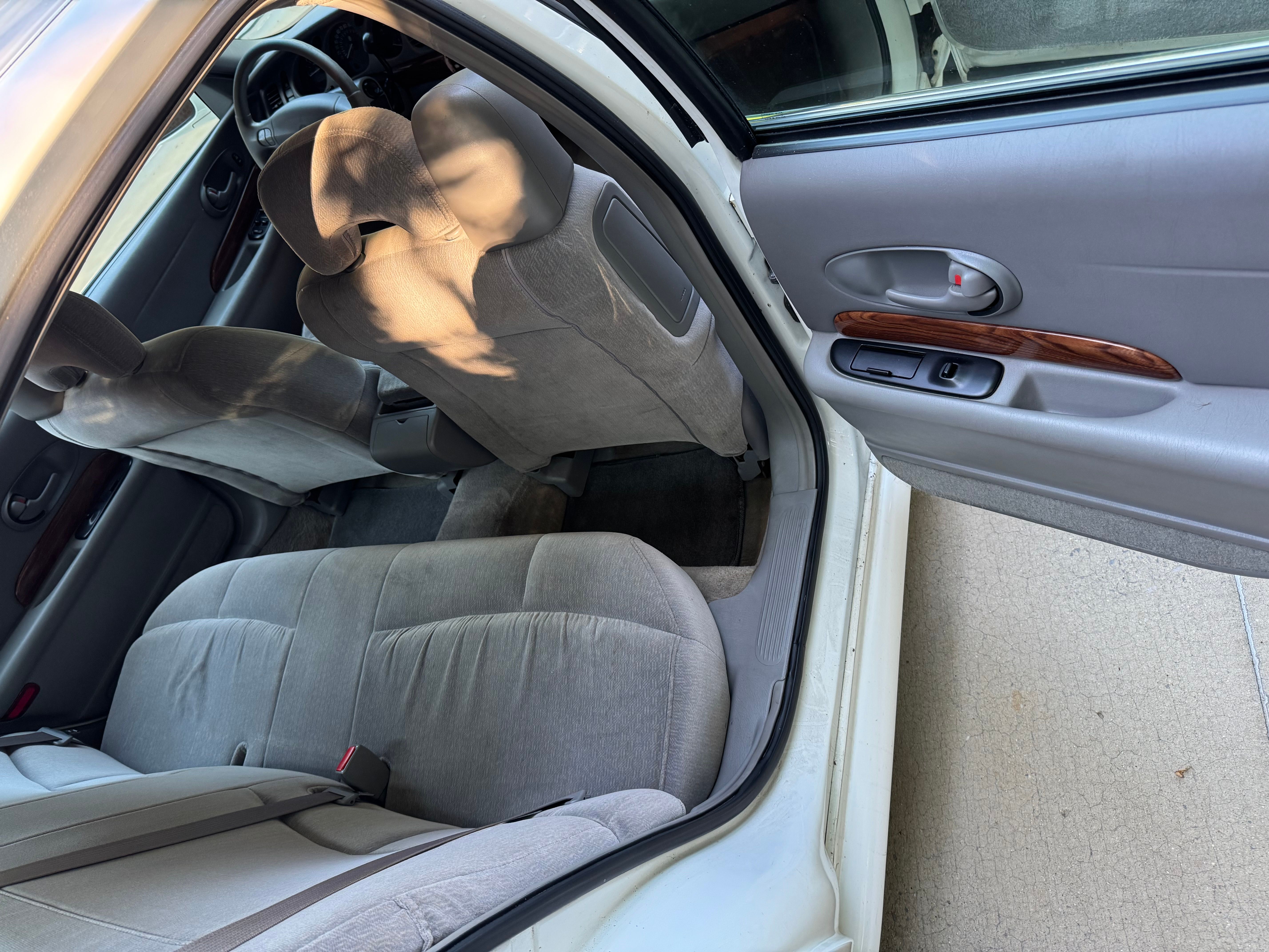 Used 2001 Buick Le Sabre Custom w/ Luxury Pkg FWD image 8