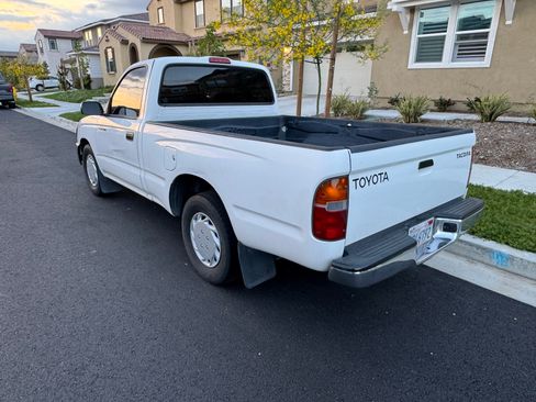 Used 1999 Toyota Tacoma 2WD Regular Cab image 4