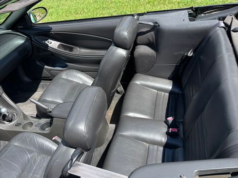 Used 2001 Ford Mustang GT RWD image 11