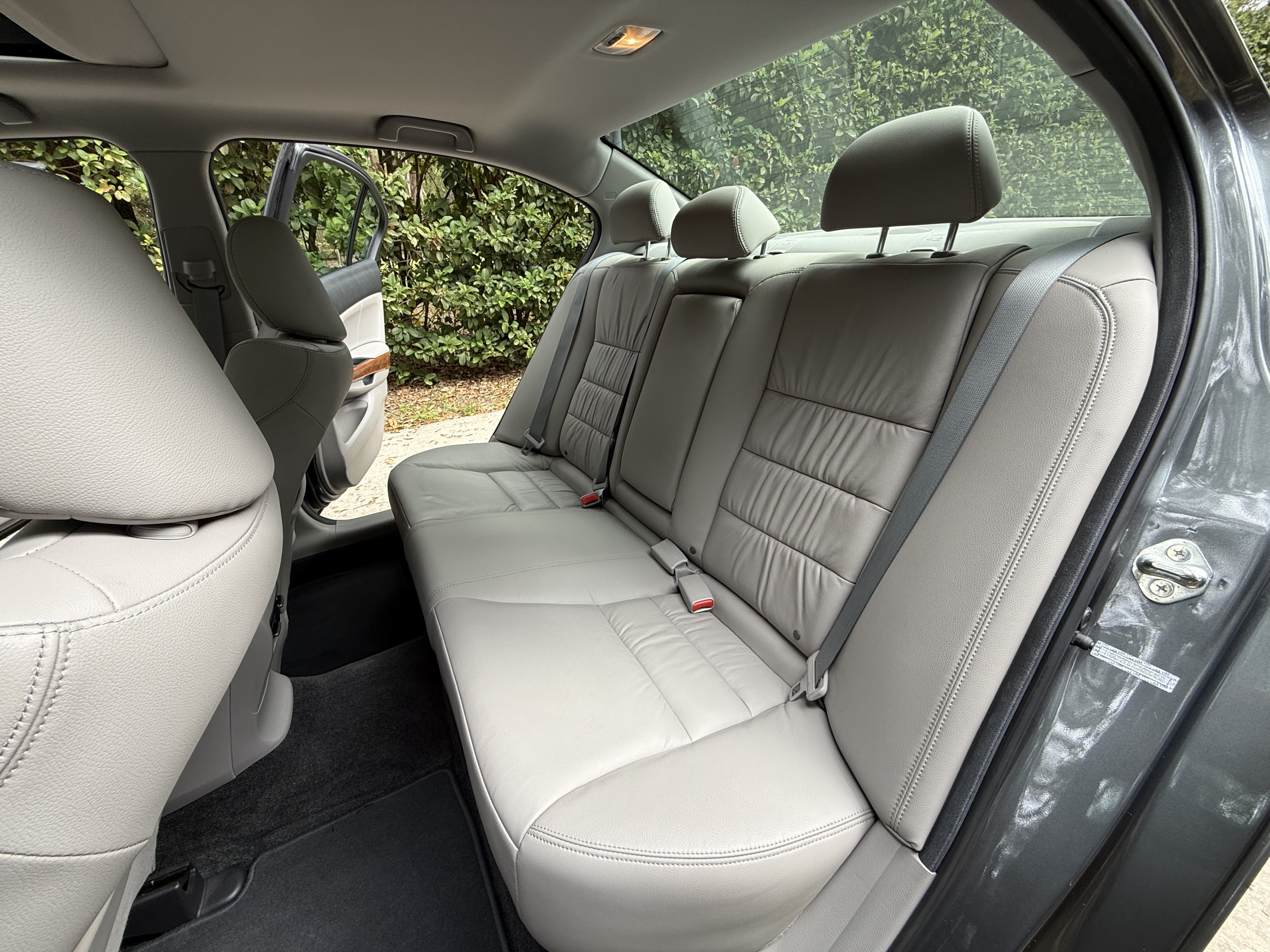Used 2012 Honda Accord EX-L image 6