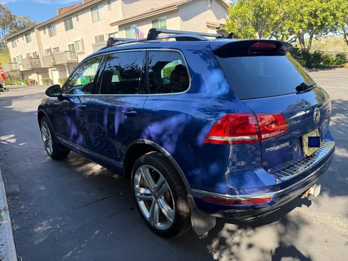 Used 2016 Volkswagen Touareg Executive image 6