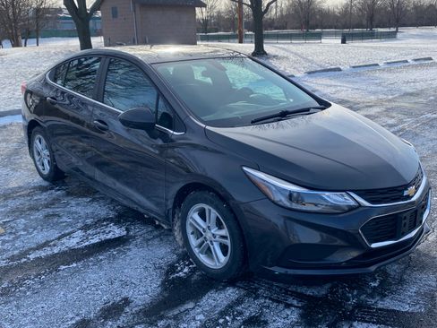 Used 2016 Chevrolet Cruze LT image 4