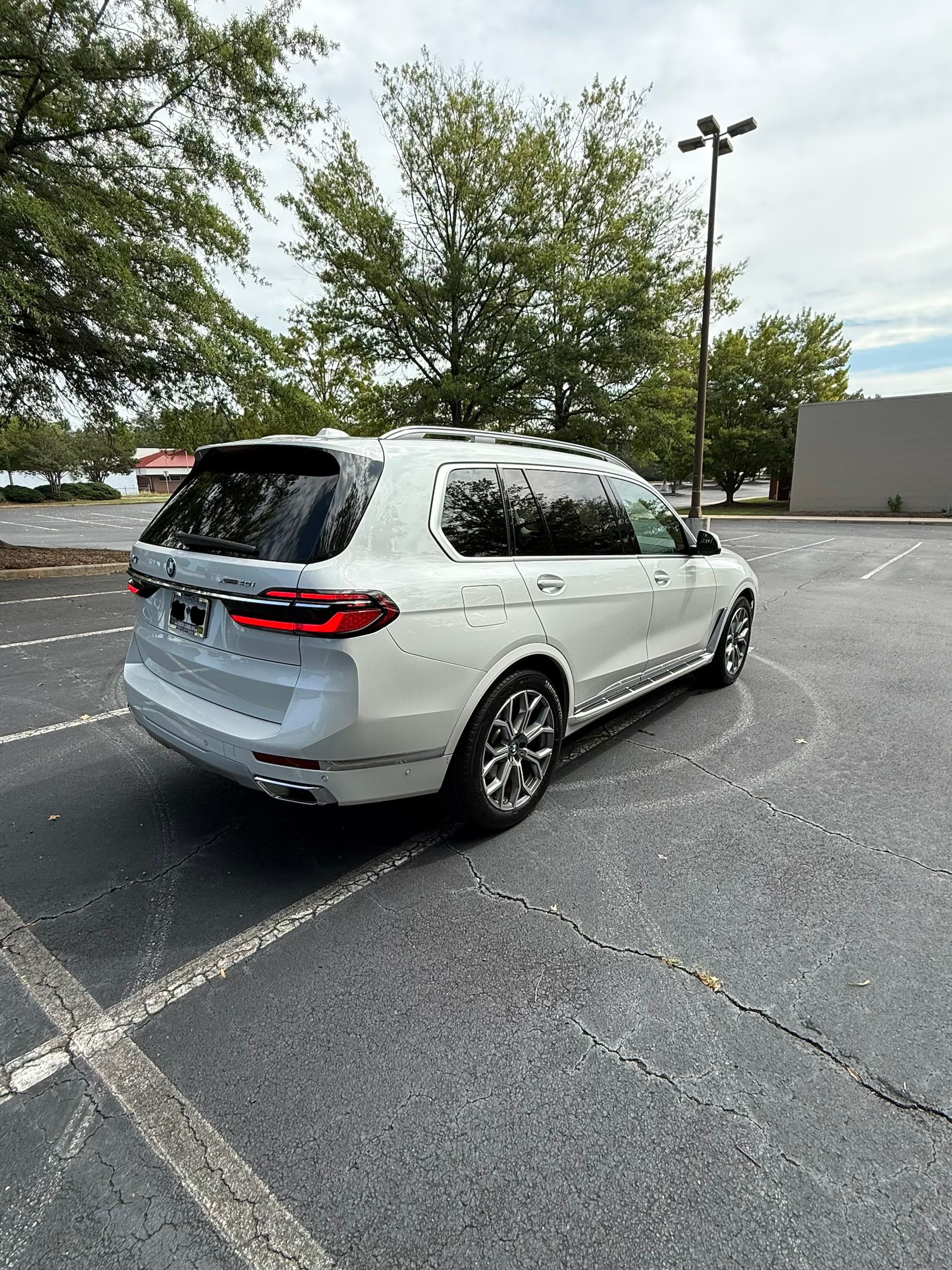 Used 2023 BMW X7 xDrive40i w/ Executive Package AWD/4WD image 19