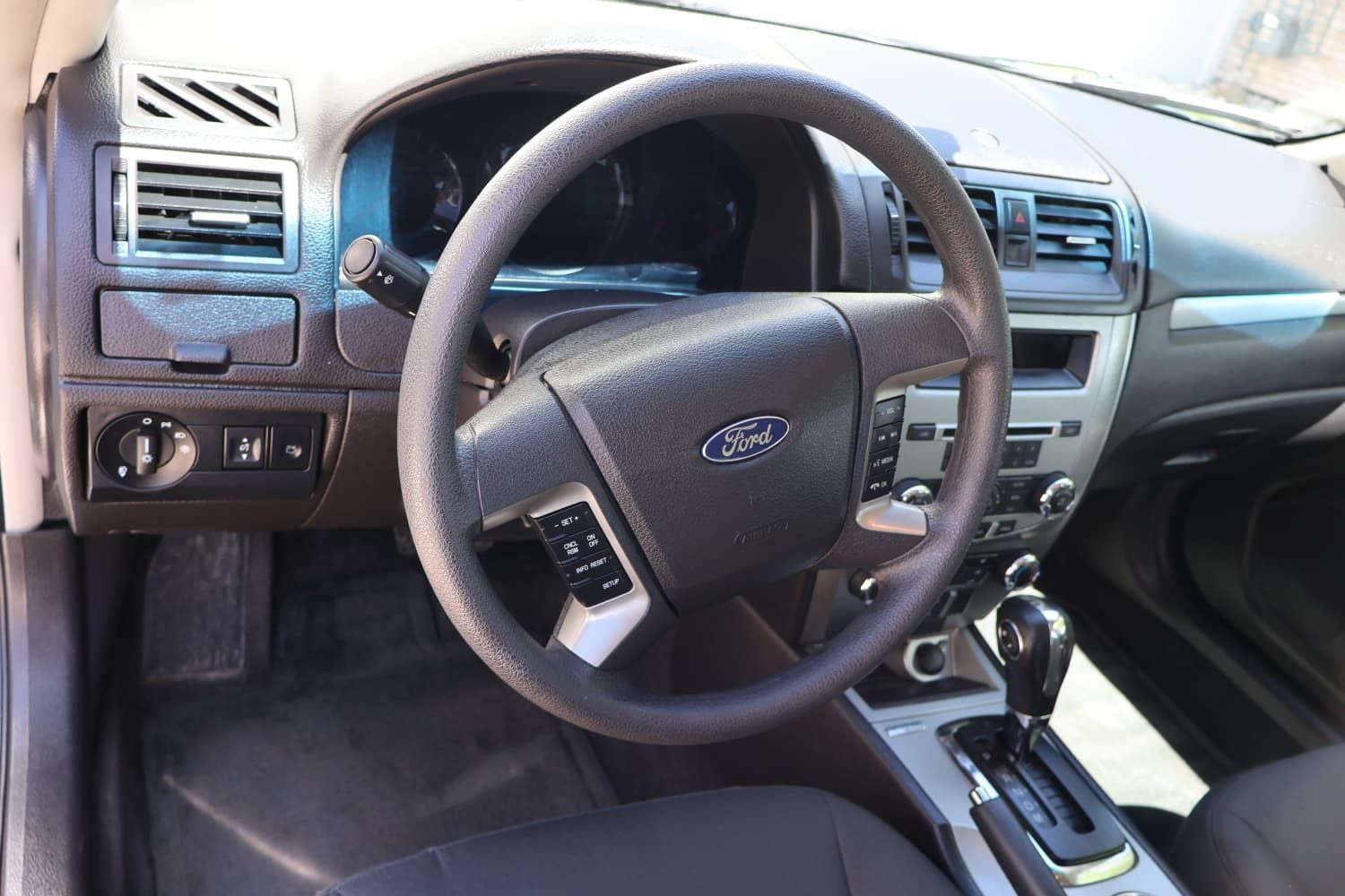 Used 2012 Ford Fusion SE FWD image 10