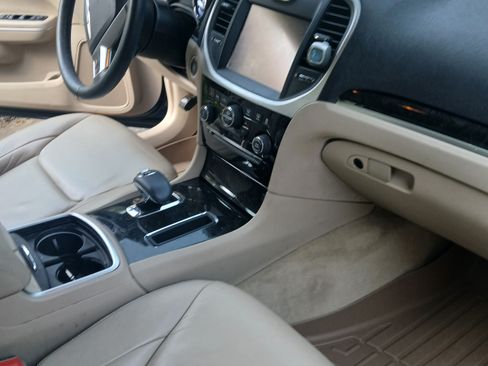 Used 2013 Chrysler 300 w/ Driver Convenience Group RWD image 14