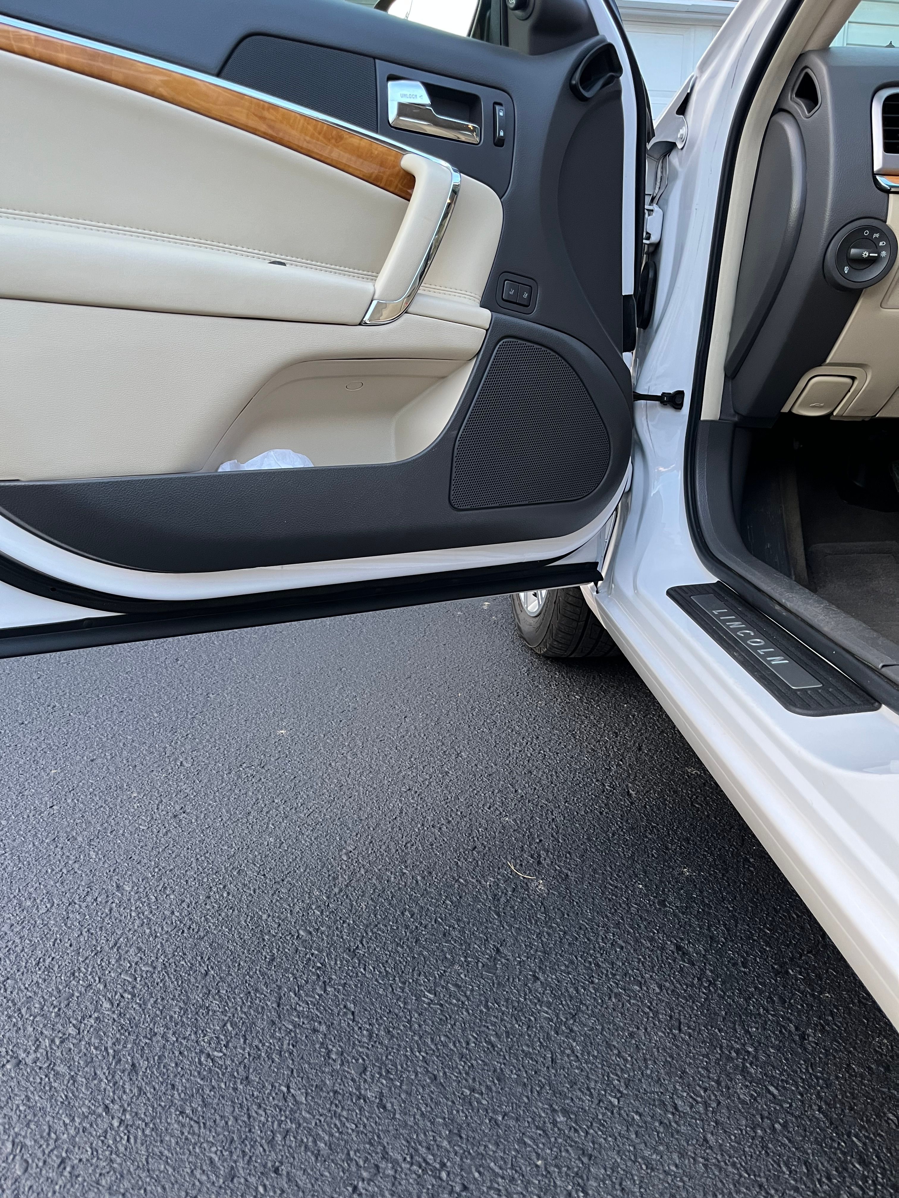 Used 2012 Lincoln MKZ FWD image 17