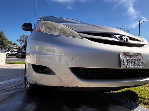 Used 2009 Toyota Sienna LE image 9