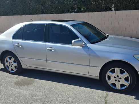 Used 2004 Lexus LS 430 image 1