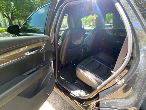 Used 2017 Cadillac XT5 Platinum w/ Driver Assist Package image 8