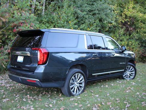 Used 2022 GMC Yukon XL Denali w/ Denali Ultimate Package image 5