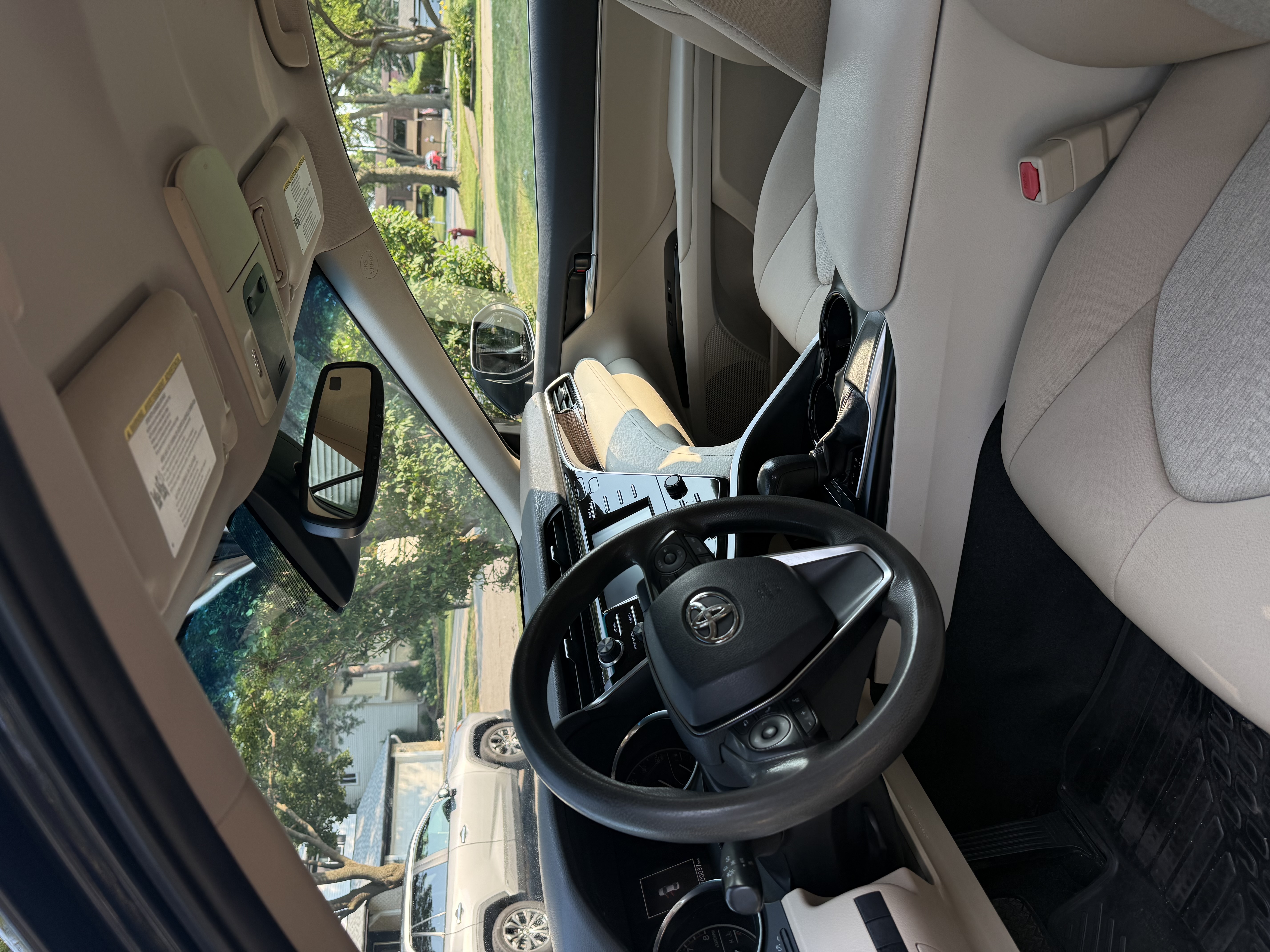 Used 2018 Toyota Camry LE w/ Convenience Package FWD image 10