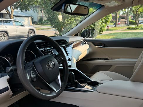 Used 2018 Toyota Camry LE w/ Convenience Package FWD image 10